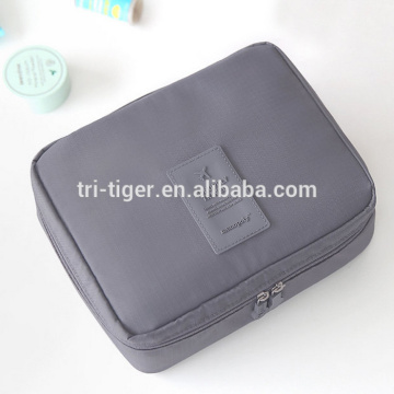 Easy to carry travel cosmetic bag