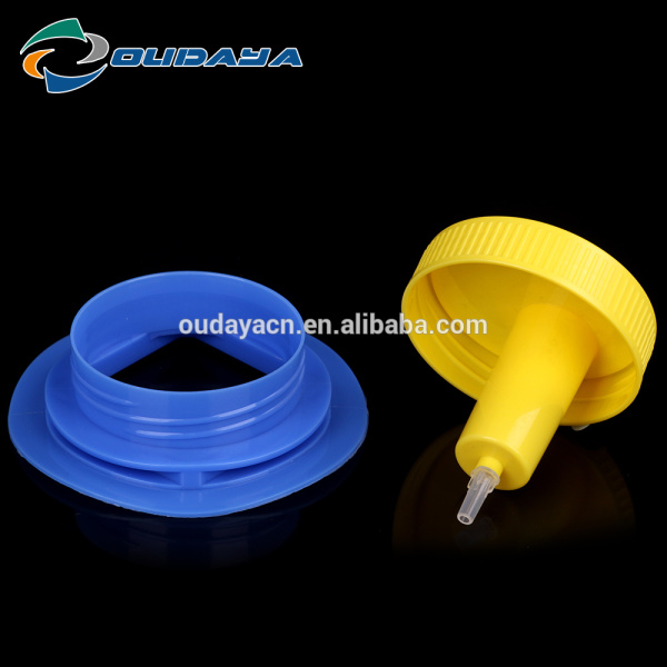 Plastic valve for urinary catheter