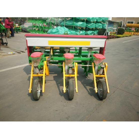 Crop sowing mechanical fertilizing planter with no-till