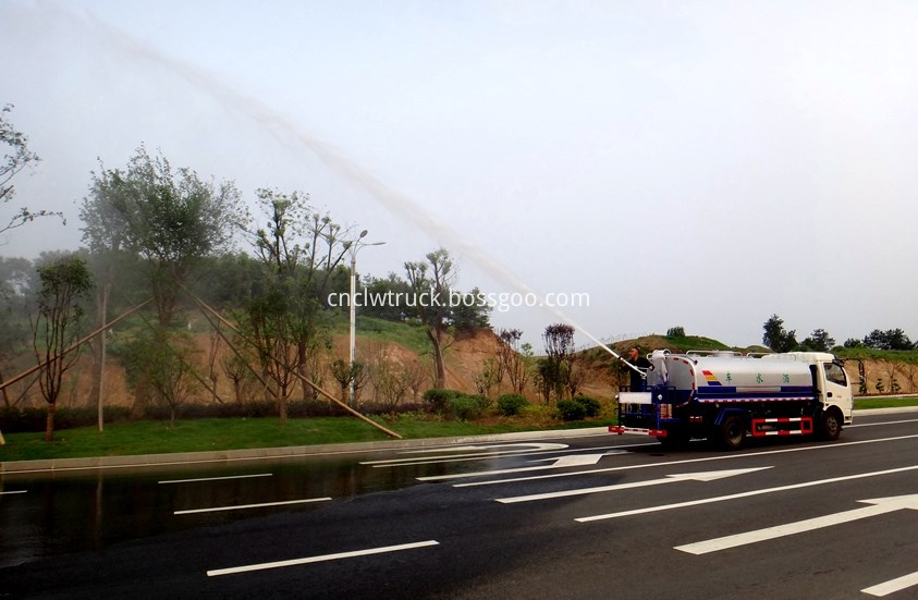 dongfeng water bowser at work 4