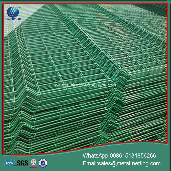 green wire fence panel